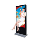 Soporte 3D del piso que hace publicidad de las exhibiciones de la señalización de Digitaces, pantallas del indicador digital del centro comercial