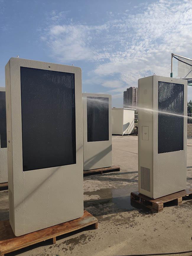 El doble echó a un lado la pantalla dual Lcd que hacía publicidad de la pantalla dual al aire libre Digital los 5m bilaterales pantalla al aire libre del indicador digital de 5 pulgadas